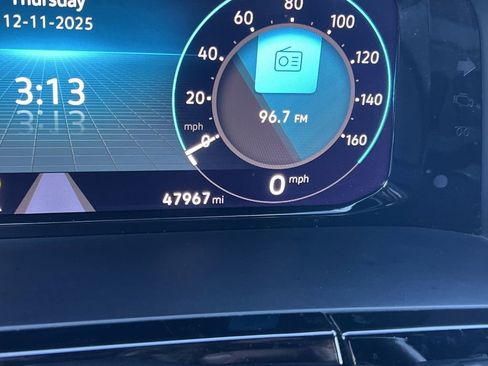 Certified 2024 Volkswagen Atlas Cross Sport SE image 15