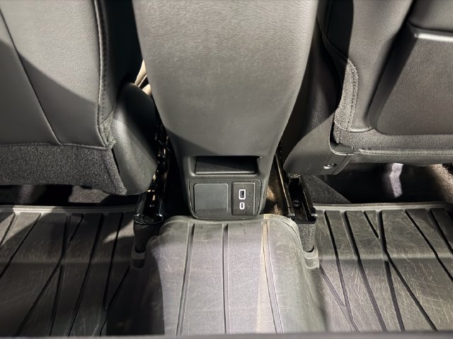 Used 2023 Buick Encore GX Select w/ Sport Touring Package AWD/4WD image 26