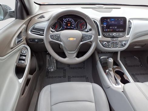 Used 2019 Chevrolet Malibu Premier w/ Sun and Wheel Package image 11