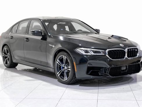 Used 2022 BMW M5 w/ Executive Package image 3