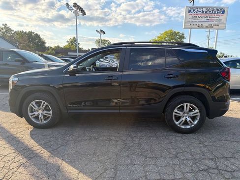 Used 2023 GMC Terrain SLE w/ Driver Convenience Package AWD/4WD image 8