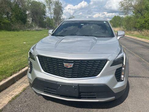Used 2022 Cadillac XT4 Premium Luxury w/ Safety Alert Package image 2