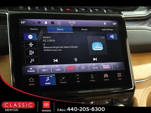 Used 2023 Jeep Grand Cherokee Summit AWD/4WD image 10