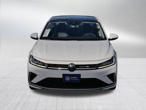 Certified 2025 Volkswagen Jetta SEL image 2