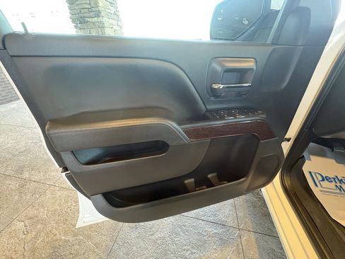 Used 2018 GMC Sierra 1500 SLE w/ SLE Value Package image 17