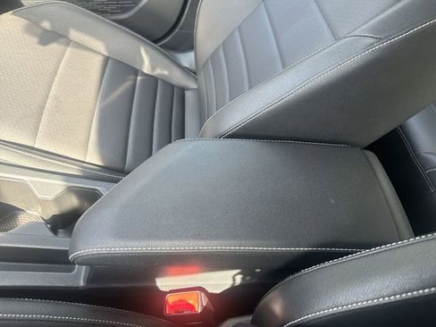 Used 2024 Volkswagen Jetta SE FWD image 21