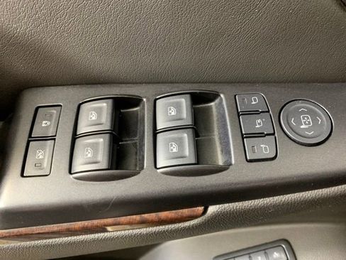 Used 2017 GMC Yukon SLT w/ Open Road Package AWD/4WD image 33
