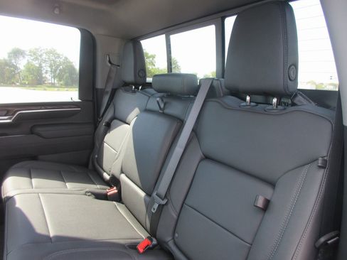 New 2026 GMC Sierra 2500 SLT w/ SLT Premium Package image 15