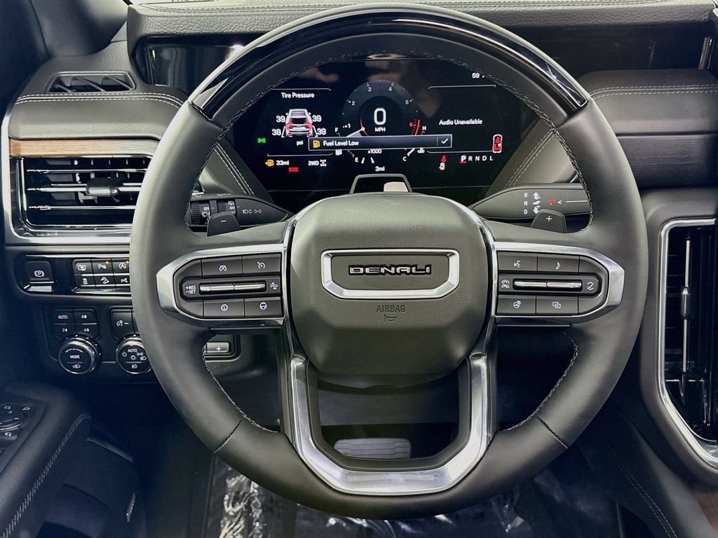 New 2026 GMC Yukon Denali w/ Denali Reserve Package AWD/4WD image 11