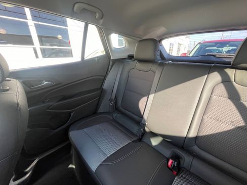 Used 2025 Chevrolet Trax LT image 39
