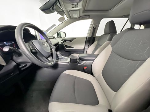 Used 2025 Toyota RAV4 XLE w/ Convenience Package image 14