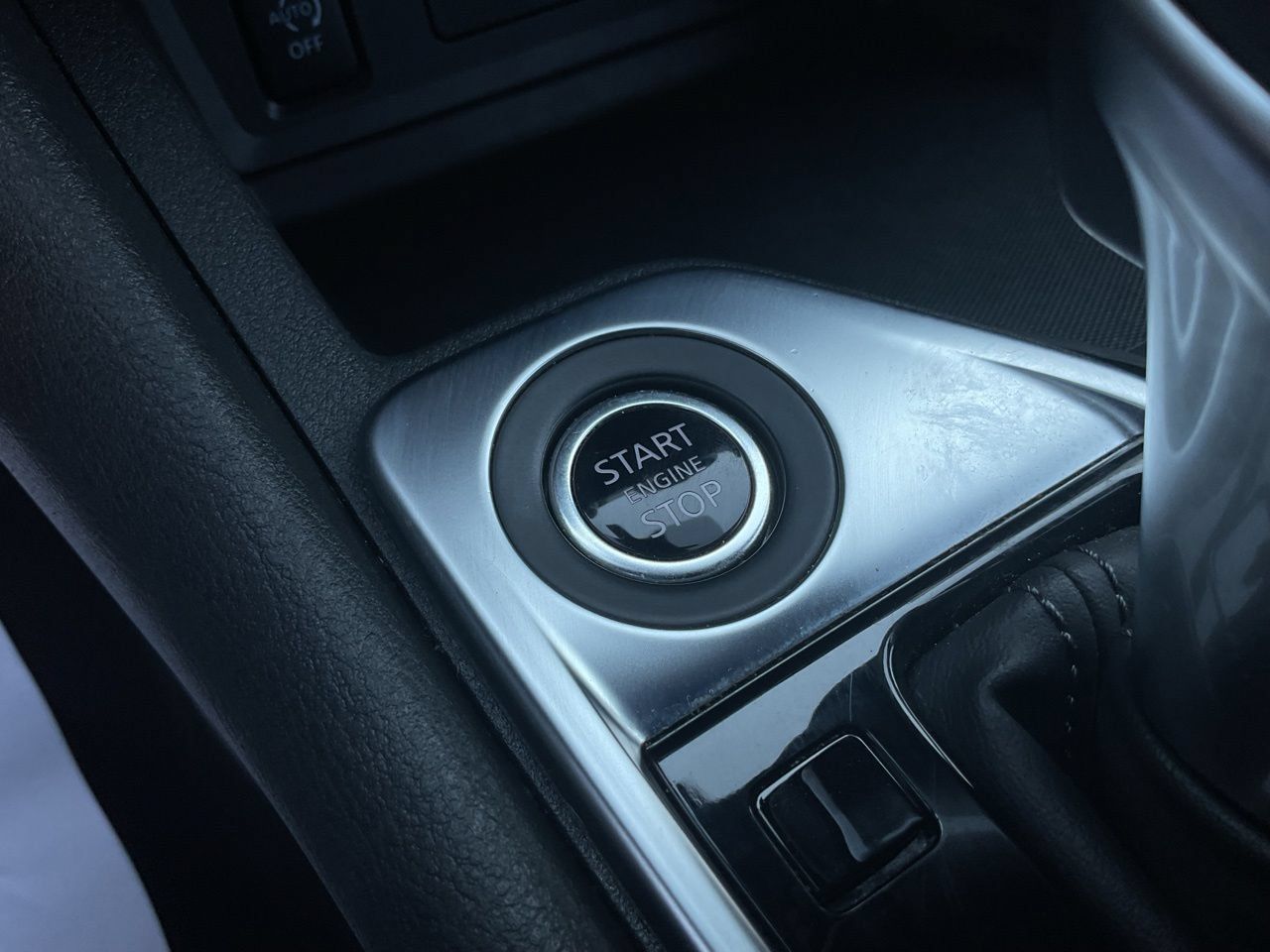 Used 2025 Nissan Sentra SV FWD image 24