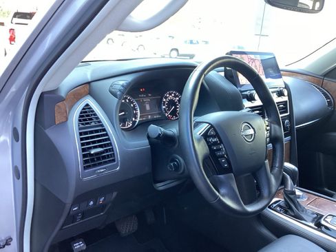 Used 2024 Nissan Armada SL w/ Captain's Chairs Package image 10
