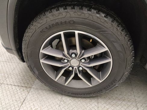 Used 2017 Jeep Grand Cherokee Limited image 31