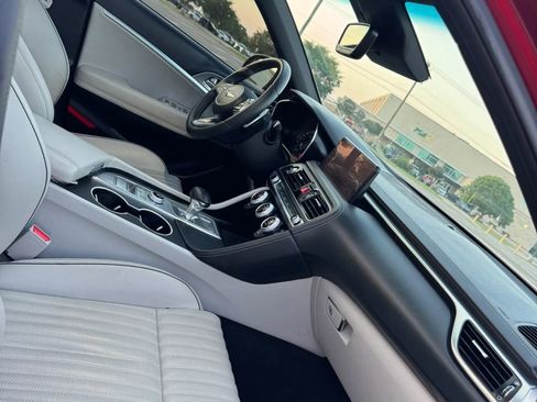 Used 2022 Genesis G70 2.0T w/ Prestige Package RWD image 12