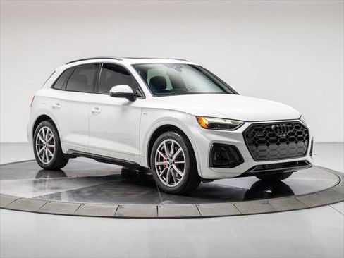 Used 2024 Audi Q5 e Premium Plus w/ Premium Plus Package AWD/4WD image 7
