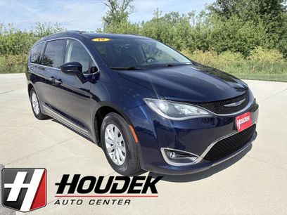 Used 2019 Chrysler Pacifica Touring-L