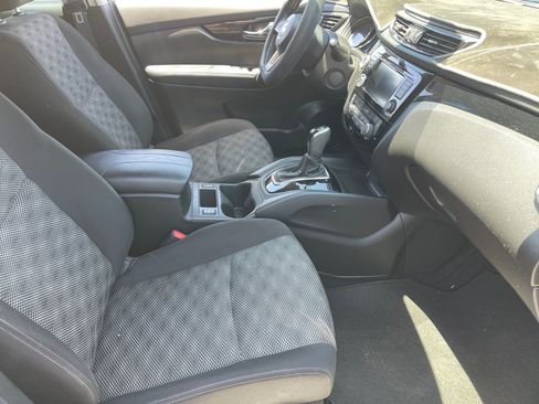Used 2022 Nissan Rogue Sport SV FWD image 19