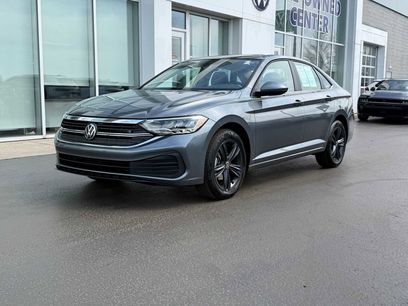 Used 2024 Volkswagen Jetta SE w/ Panoramic Sunroof Package