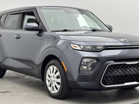 Used 2020 Kia Soul LX FWD image 3