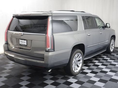 Used 2017 Cadillac Escalade ESV Luxury AWD/4WD image 21