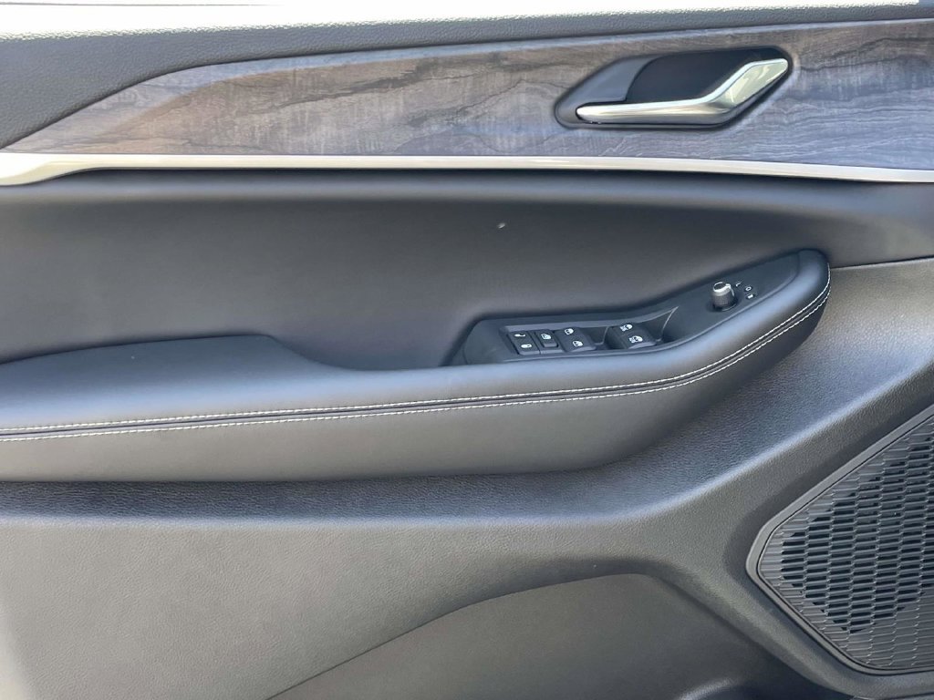 New 2027 Jeep Grand Cherokee Altitude AWD/4WD image 24
