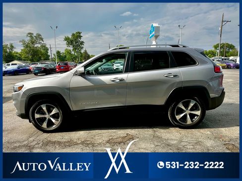 Used 2019 Jeep Cherokee Limited image 4