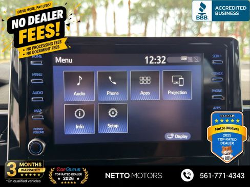Used 2020 Toyota Corolla LE FWD image 30