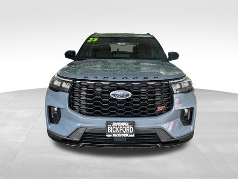 Used 2025 Ford Explorer ST w/ Sun And Sound Package AWD/4WD image 2