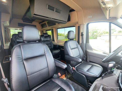 Used 2022 Ford Transit 250 Medium Roof w/ Upfitter Package RWD image 46