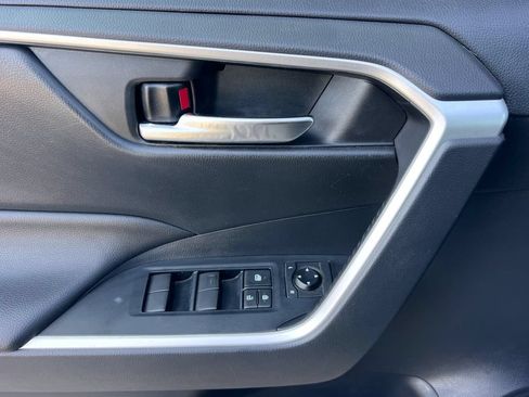 Certified 2019 Toyota RAV4 XLE w/ Convenience Package FWD image 13