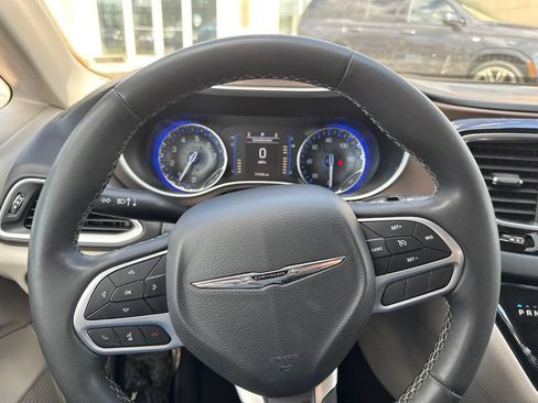 Used 2023 Chrysler Voyager LX FWD image 14