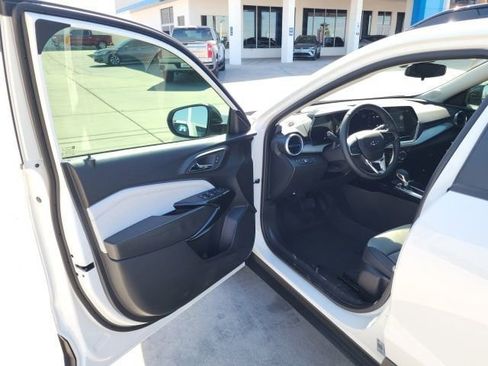 New 2026 Chevrolet Trax LT w/ Midnight Edition image 18