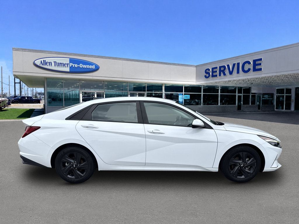 Used 2022 Hyundai Elantra Blue FWD image 9
