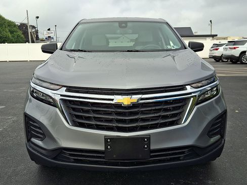 Used 2024 Chevrolet Equinox LS w/ LS Convenience Package FWD image 2
