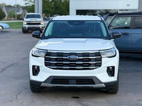 Certified 2025 Ford Explorer Active w/ Active Comfort Package AWD/4WD image 31