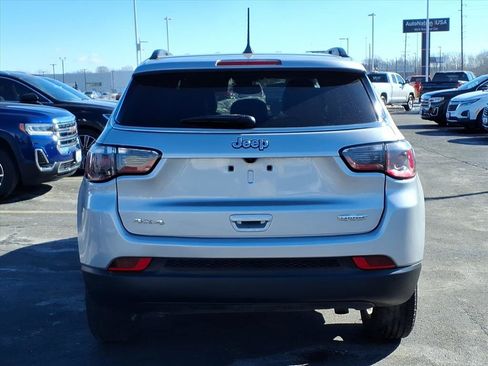 Used 2024 Jeep Compass Latitude image 29