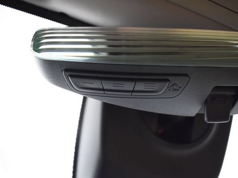 Used 2022 Toyota RAV4 XLE Premium AWD/4WD image 18