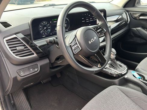 Used 2024 Kia Seltos S FWD image 14