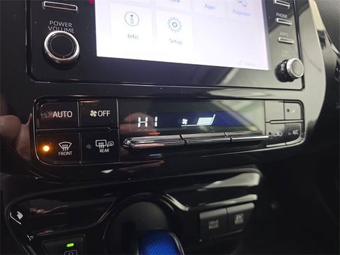 Used 2020 Toyota Prius LE image 22