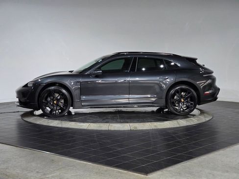 Used 2022 Porsche Taycan 4 Cross Turismo image 6