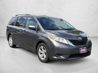 Used 2013 Toyota Sienna LE w/ Towing Pkg FWD video 3