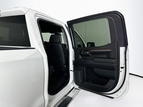 Used 2022 GMC Sierra 1500 SLT w/ X31 Off-Road Package image 28