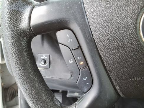 Used 2016 Chevrolet Express 3500 RWD image 18