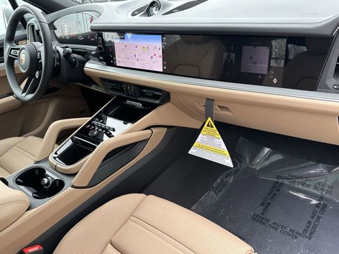 New 2026 Porsche Cayenne E-Hybrid image 22