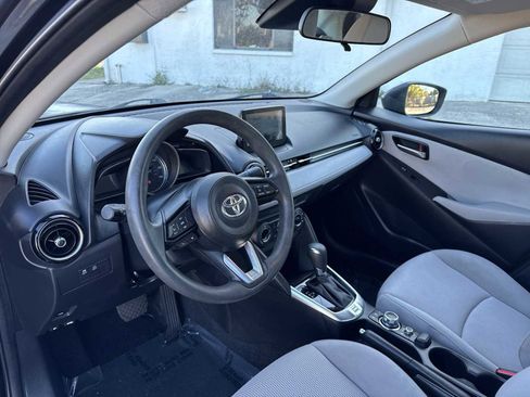 Used 2019 Toyota Yaris LE image 2