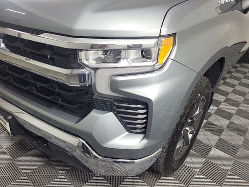 Used 2025 Chevrolet Silverado 1500 LT image 4