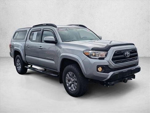 Used 2017 Toyota Tacoma SR5 w/ Tow Package image 3