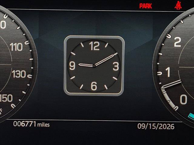Used 2025 Land Rover Defender 130 X-Dynamic SE AWD/4WD image 11