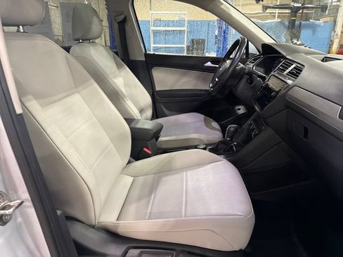 Used 2019 Volkswagen Tiguan SEL w/ 3rd Row Seat Package AWD/4WD image 9